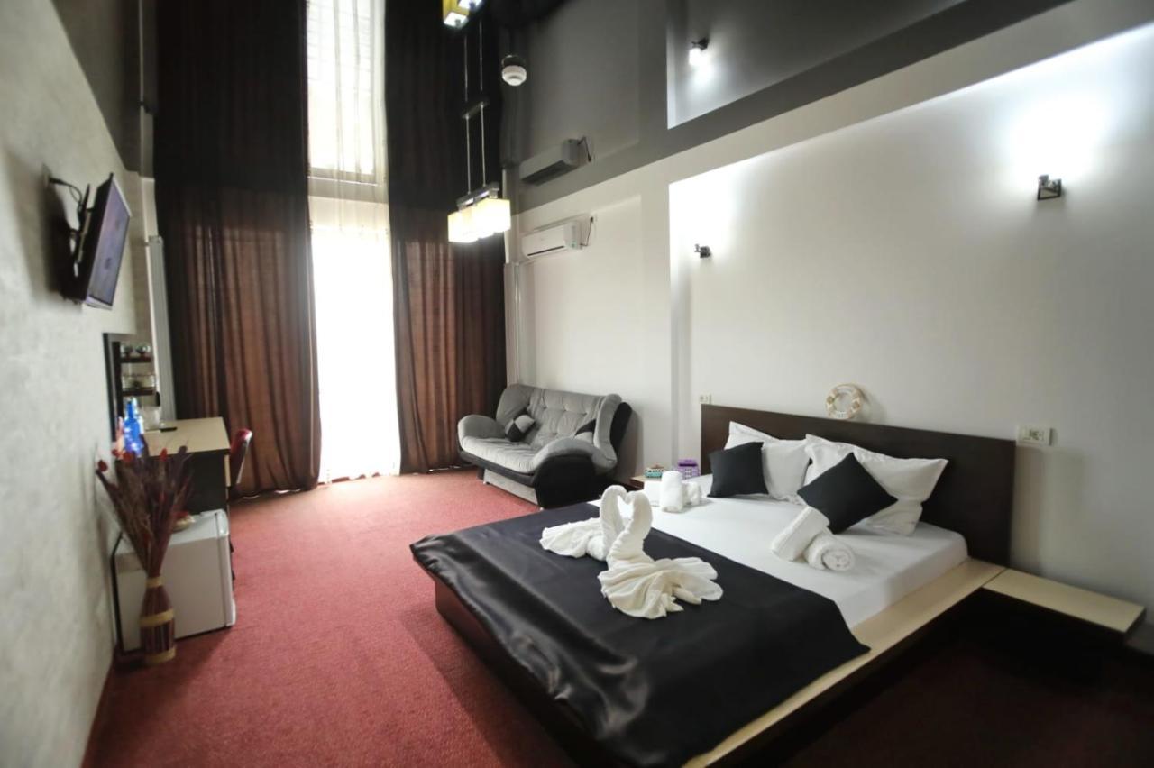Hotel Sweet Năvodari Exteriör bild